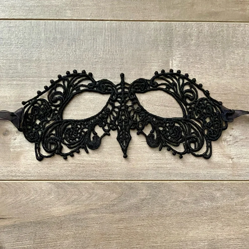 Black Lace Face Mask